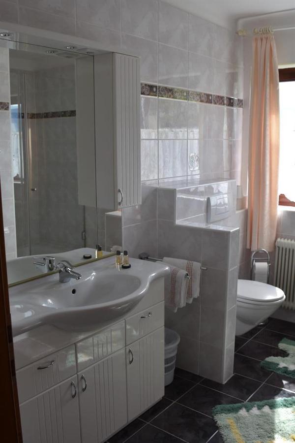 Aparthotel Claudia Velden am Wörthersee Екстериор снимка